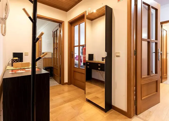 Апартаменты Pereira's Apartment- Free Garage