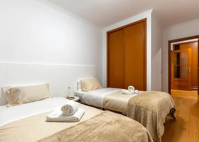 Апартаменты Pereira's Apartment- Free Garage *