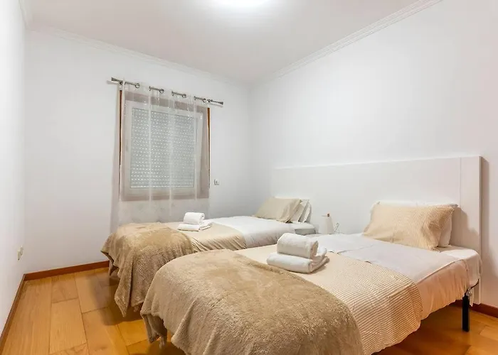 Pereira's Apartment- Free Garage Апартаменты *