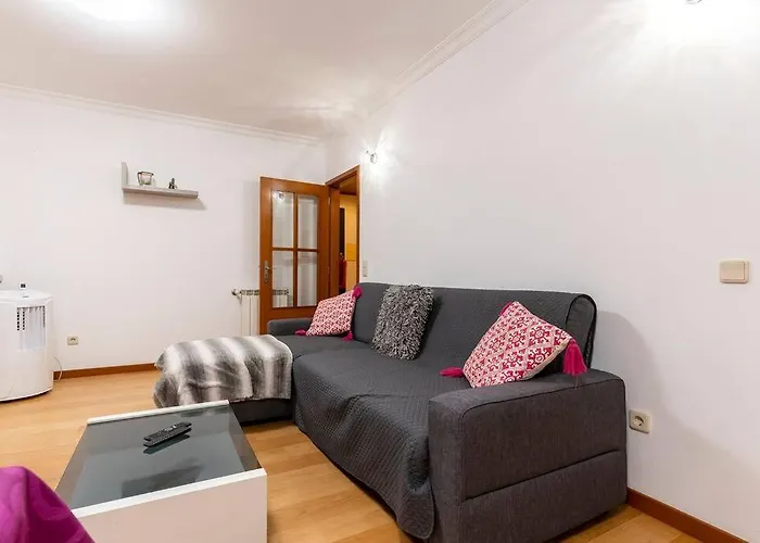 Pereira's Apartment- Free Garage Апартаменты *