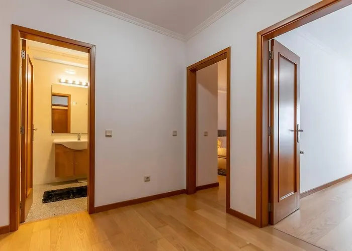 Апартаменты Pereira's Apartment- Free Garage Авейру